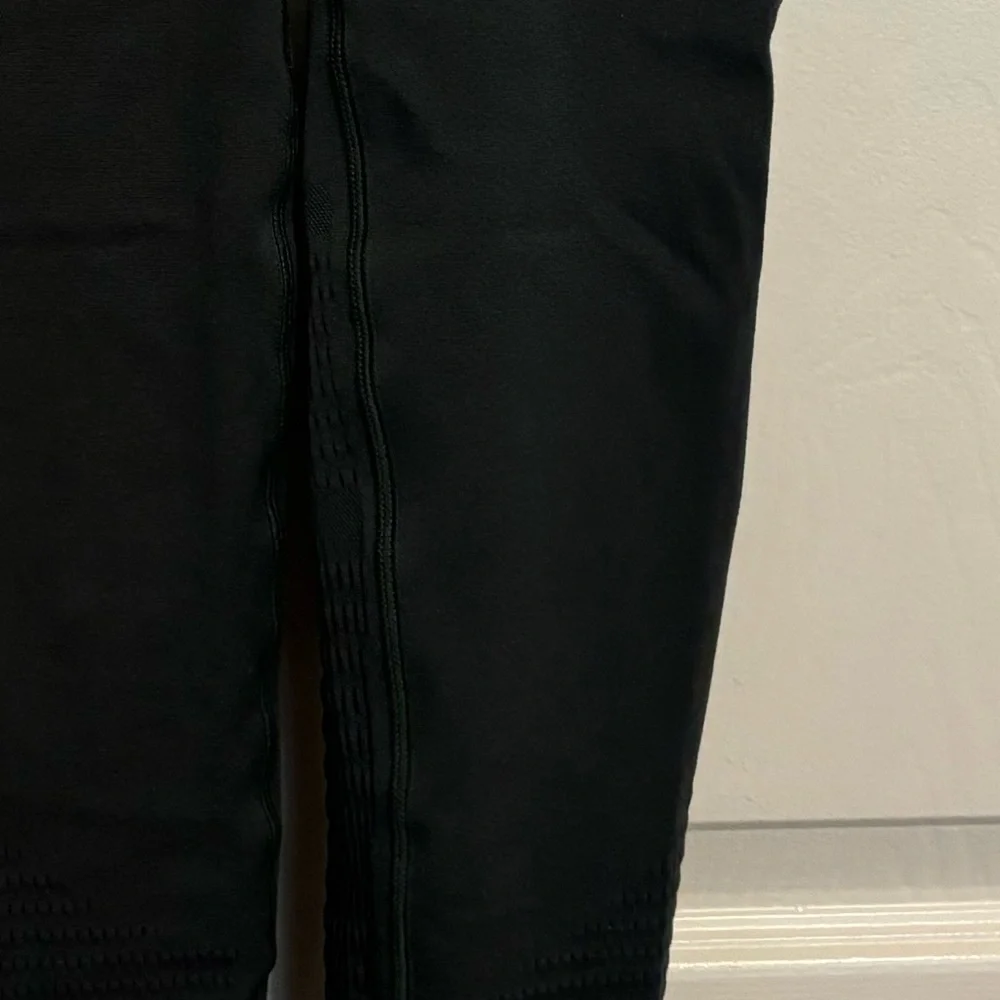 Fabletics Women's Military Green Leggin Size Large - Picture 8 of 10